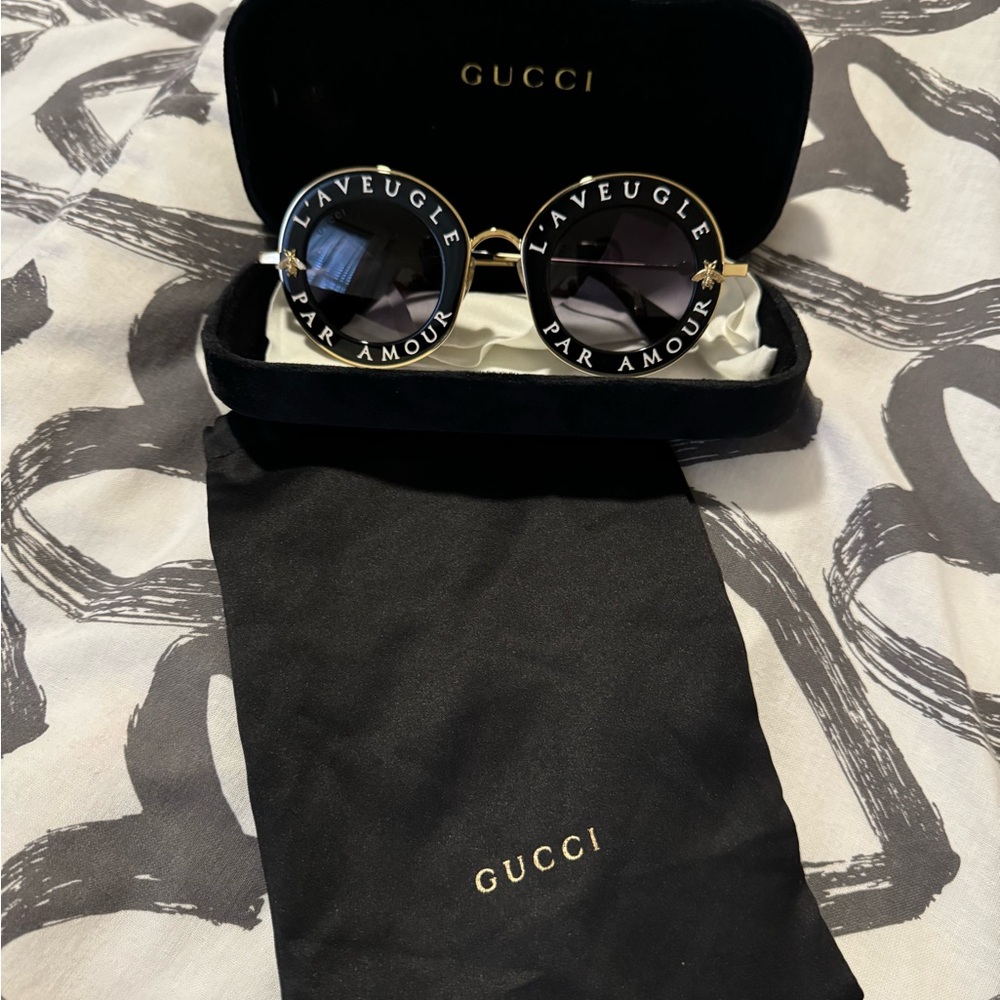 Gucci L'aveugle Par Amour
Metal Sunglasses